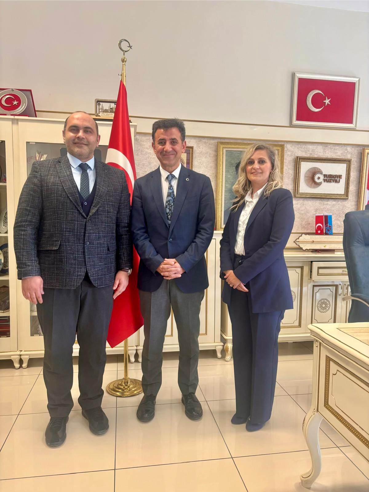 Etimesgut İlçe Milli Eğitim Müdürü Sayın Ahmet Gürsel Avcı’yı Makamında Ziyaret Ettik.